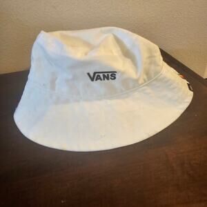 NWOT Vans White Rainbow Bucket Hat